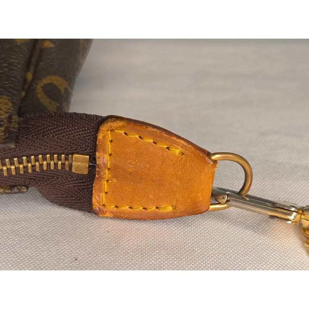 Louis Vuitton Monogram Pochette Accessoires AR1907 Shoulder Bag LV Monogram